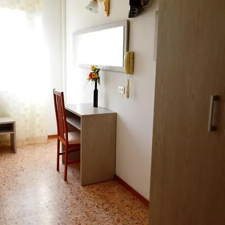 In Guest - New Cirene Double For Only One Person Pensión *